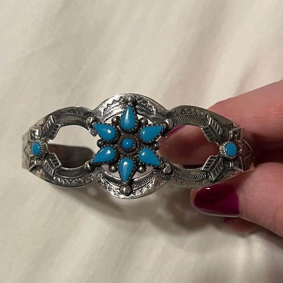Bell Trading Post Silver and Turquoise Cuff Bracelet - Picture 8 of 9